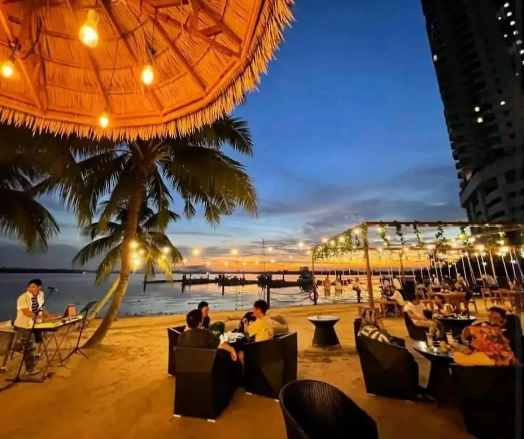 Seaview Beach 4-13Pax Ciq 5Mins Johor Bahru Ksl Midvalley Daire